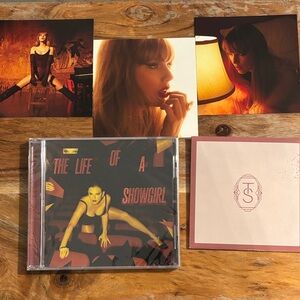 Taylor Swift "The Life of a Showgirl" It’s Frightening Photocard & CD Set